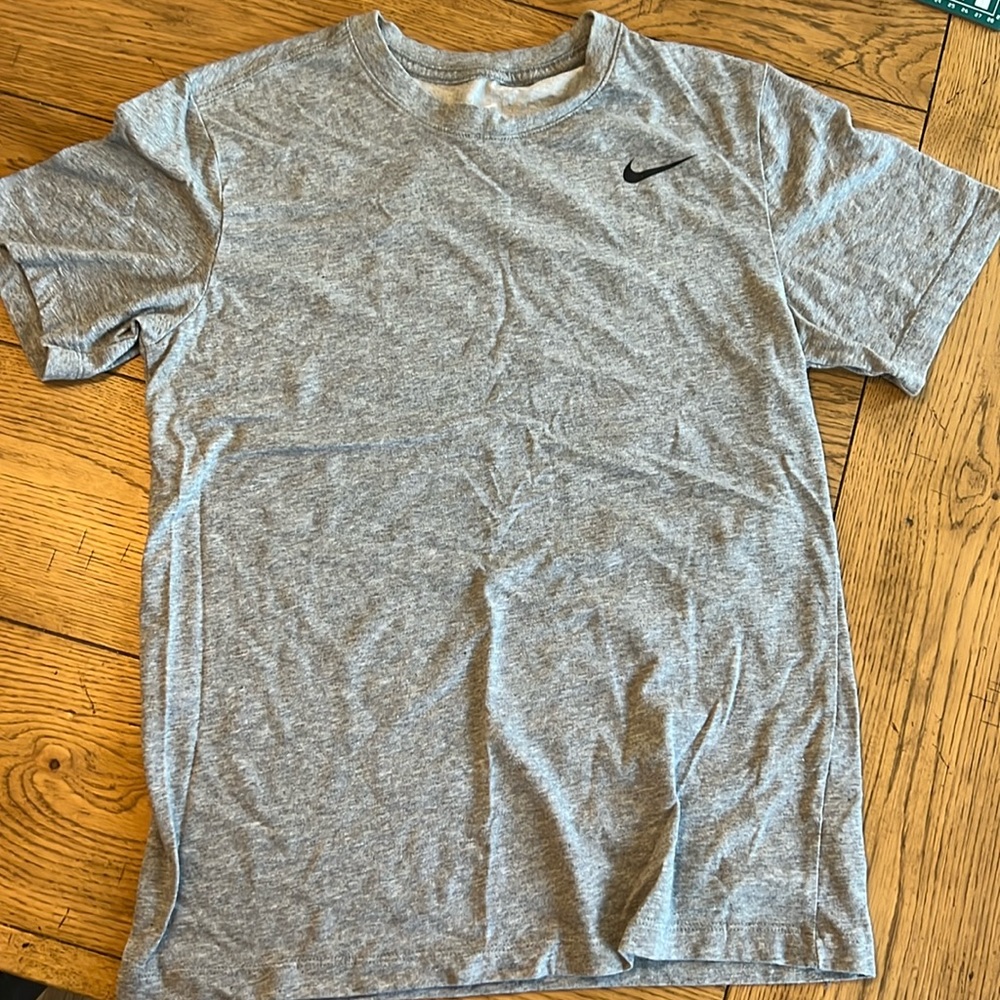 Men’s Nike T-shirt